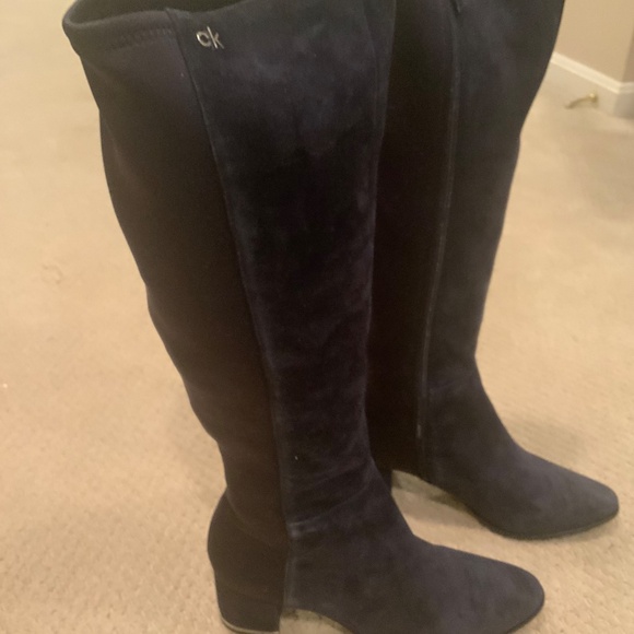 Beautiful Calvin Klein Knee High Suede Boots, Size 8.5 - Picture 10 of 10